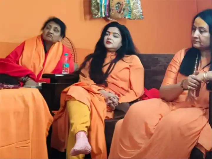 Mahamandaleshwar became a famous Bollywood actress.